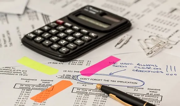 What type of accountant do I need for my business? title background